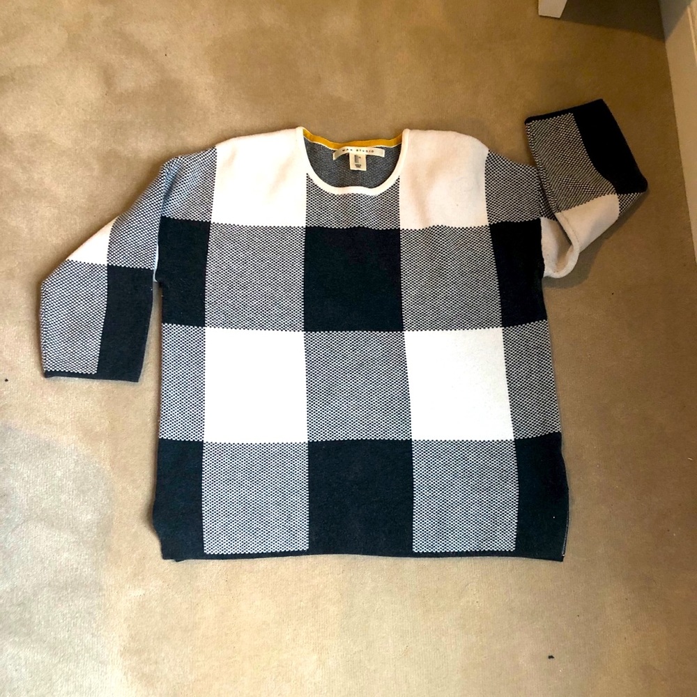 Navy 3/4 sleeve sweater